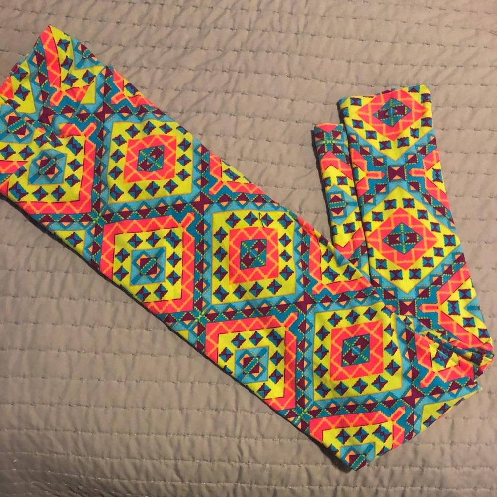 One Size Aztec pattern LulaRoe Leggings